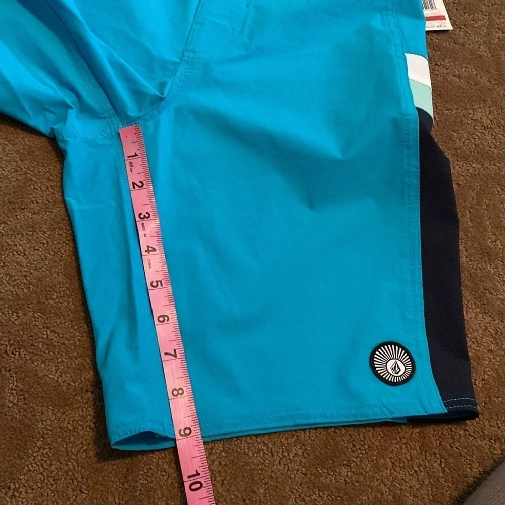 Volcom Men's Blue Swim Shorts size 29, 18 New with tags pocket board shorts